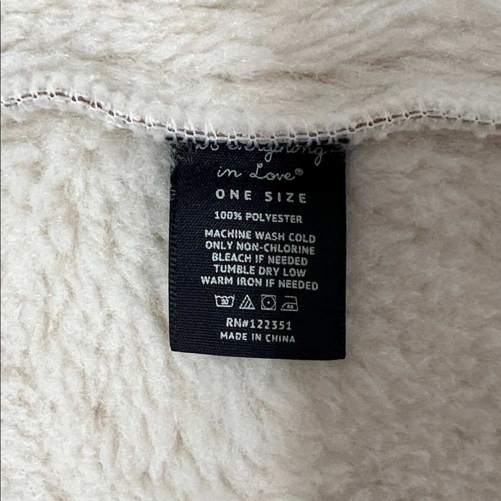 NWT Brown and Cream Faux Shearling Vest - Picture 4 of 4